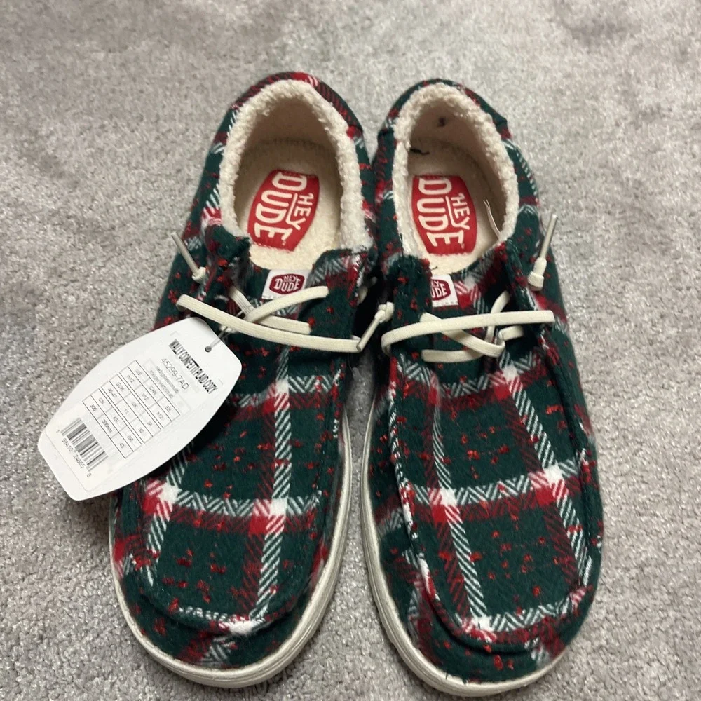 Hey Dude Wally Cozy Plaid Slip On Shoes Red Green Christmas Men's Size 12 NEW